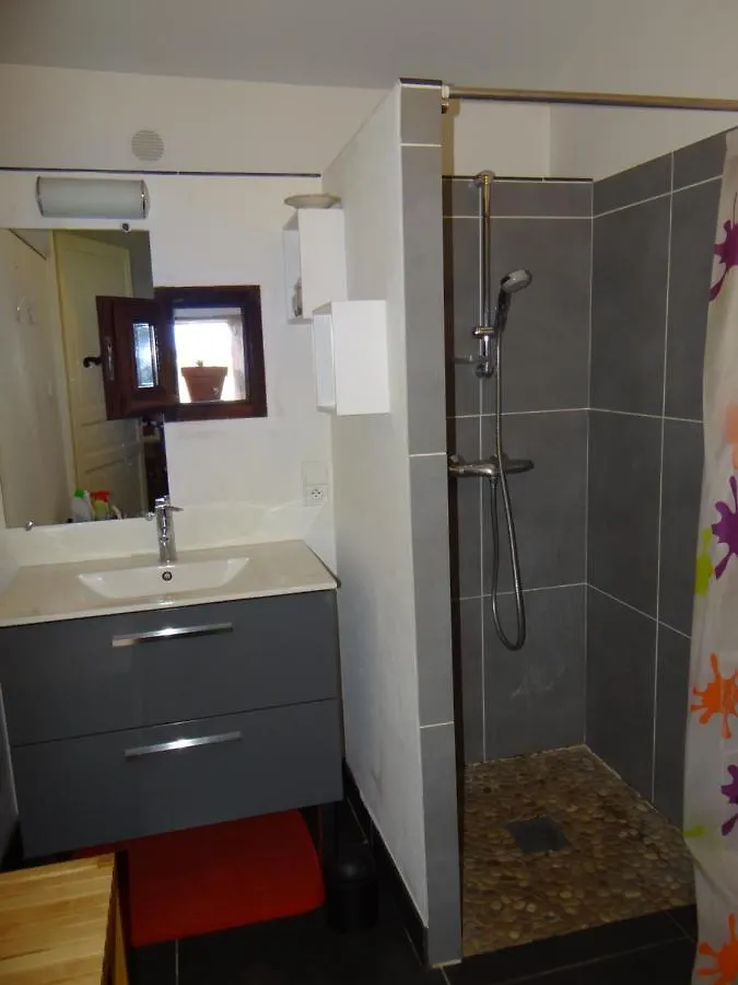Location Gite 4 Personnes Mazeres - La Petite Maison Mazères